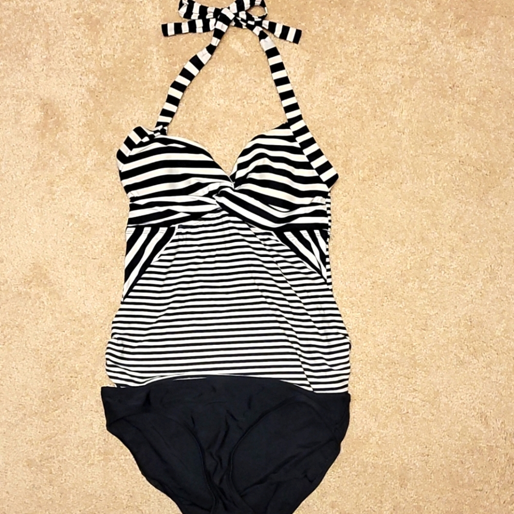 Maternity tankini EUC